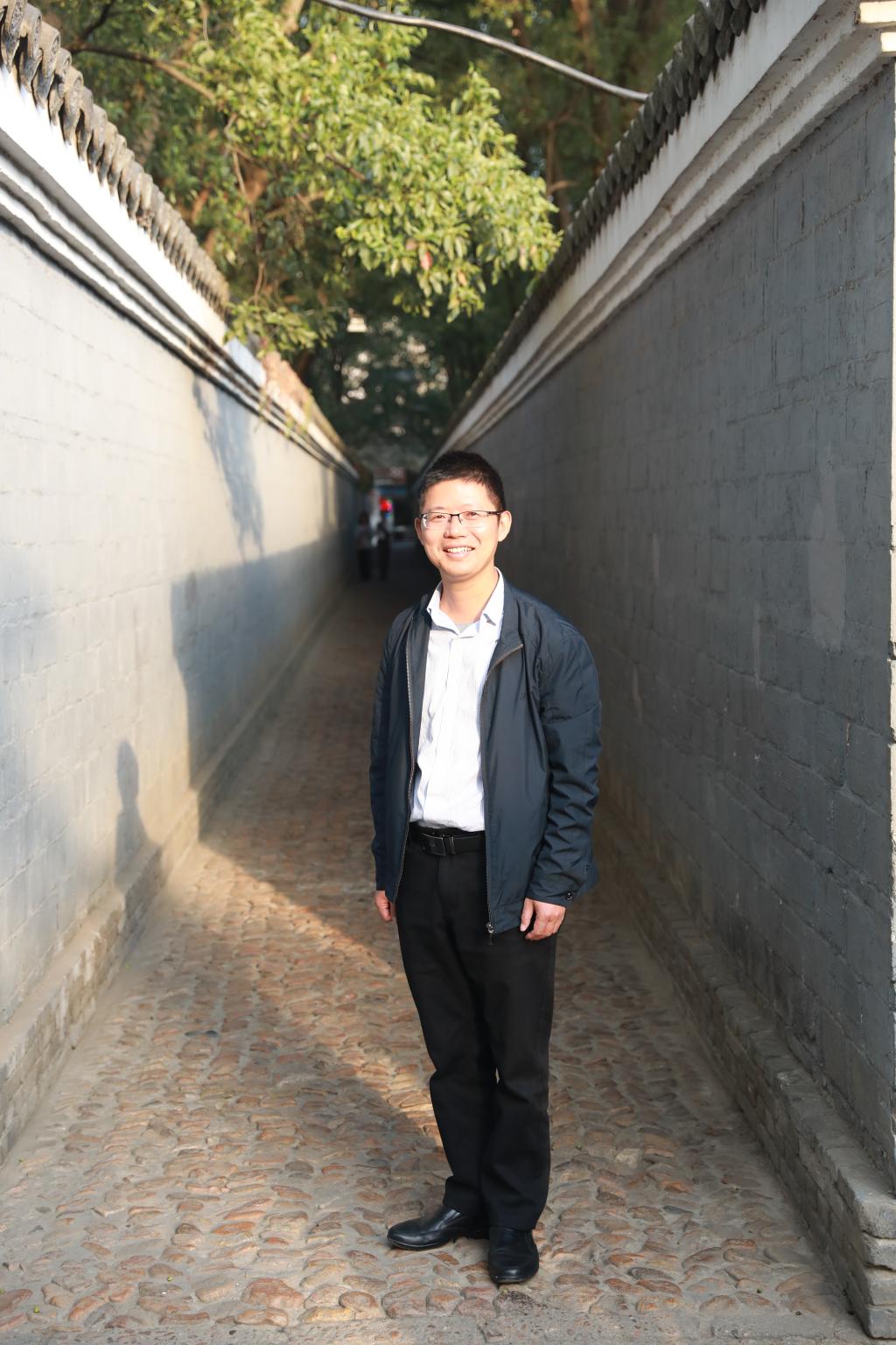 陈立中,华中师范大学经济与工商管理学院,教授,博士生导师;城市经济系